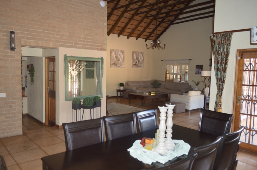 5 Bedroom Property for Sale in Wilkoppies North West